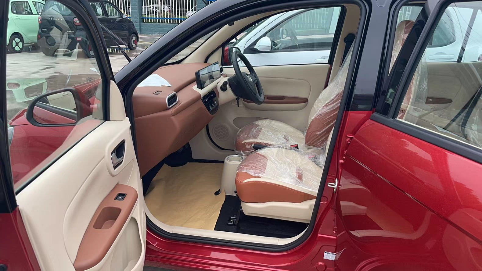 Henry Mini interior with cream and tan trim